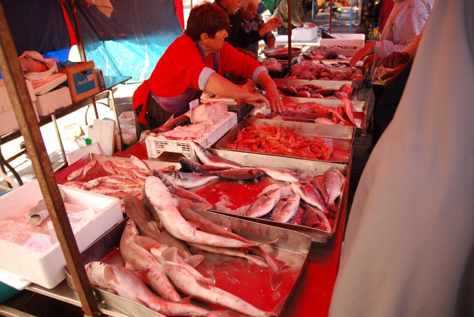 Воскресный рынок в городе Marsaxlokk