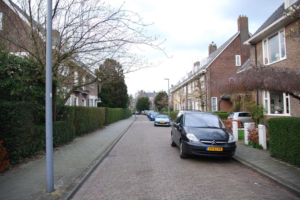 Еще один типичный, но более дорогой, жилой квартал Роттердама