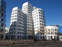 March 2017. Berlin — Rotterdam — Düsseldorf. Düsseldorf, "New Customs House", white house