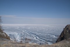 Вид на замерзший Байкал с острова Ольхон