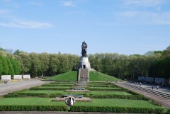 Трептов парк, памятник Воину-освободителю
